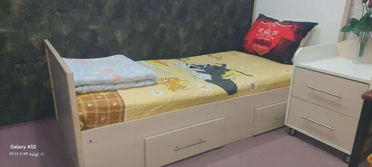 تخت نوجوان - کمد - ویترین - کتابخانه - بغل تختی|تخت و سرویس خواب|کاشان, دانش|دیوار