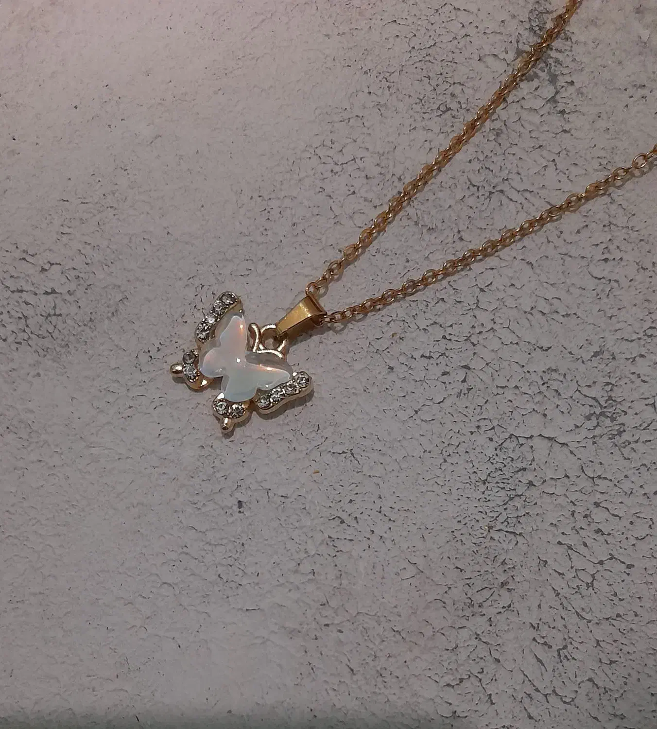 گردنبند|بدلیجات|شیراز, ماه فیروزان|دیوار