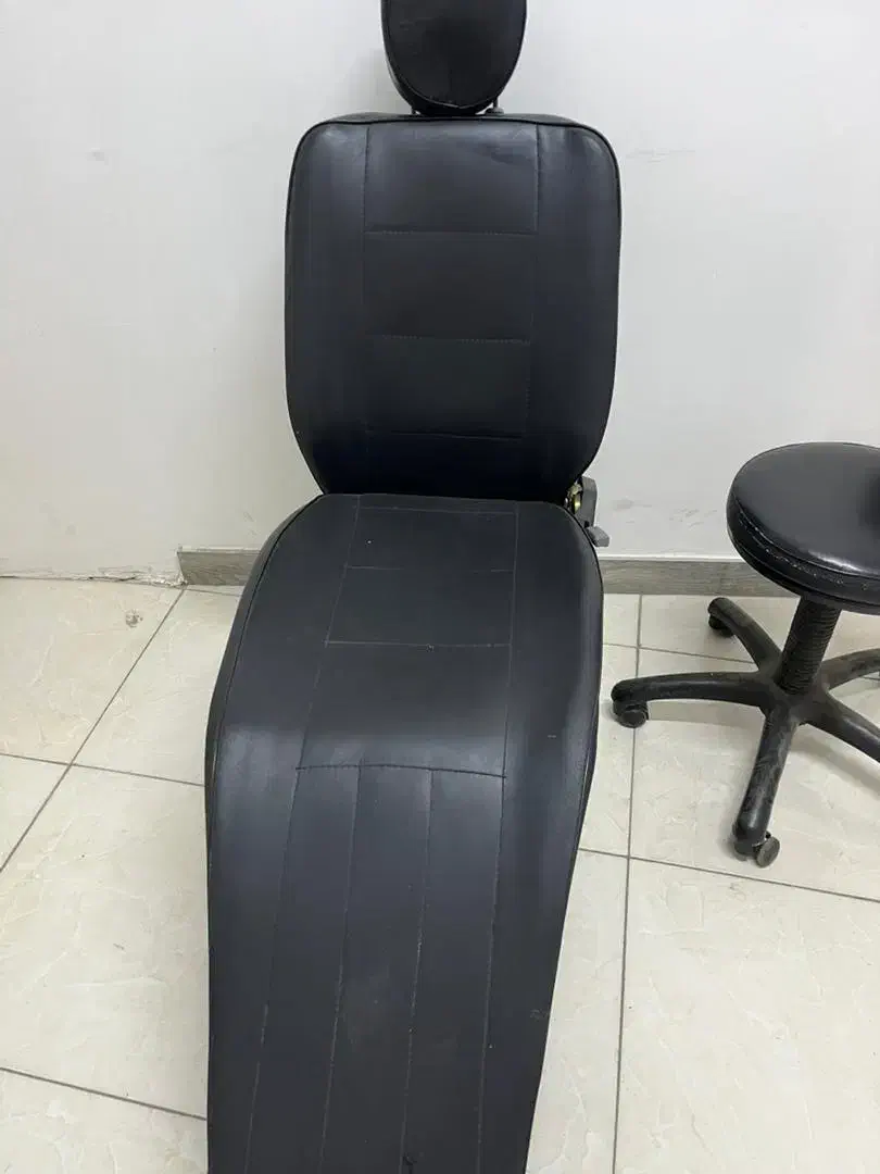 صندلی اصلاح و صندلی استاد کار|آرایشگاه و سالن‌های زیبایی|رشت, رودباری|دیوار