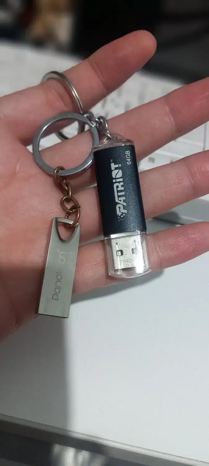 ۲ عدد فلش 64 و 32 GB گیگ|قطعات و لوازم جانبی رایانه|مشکین‌دشت, |دیوار