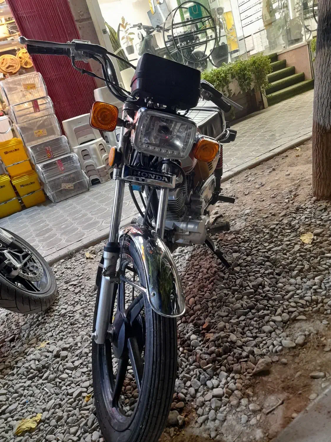 موتور هوندا|موتورسیکلت|اصفهان, رکن الدوله شرقی|دیوار