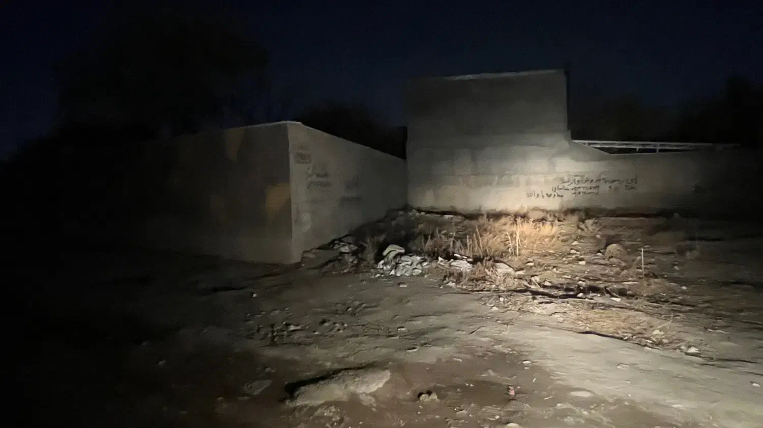 زمین فروشی|فروش زمین و ملک کلنگی|چهارباغ, |دیوار