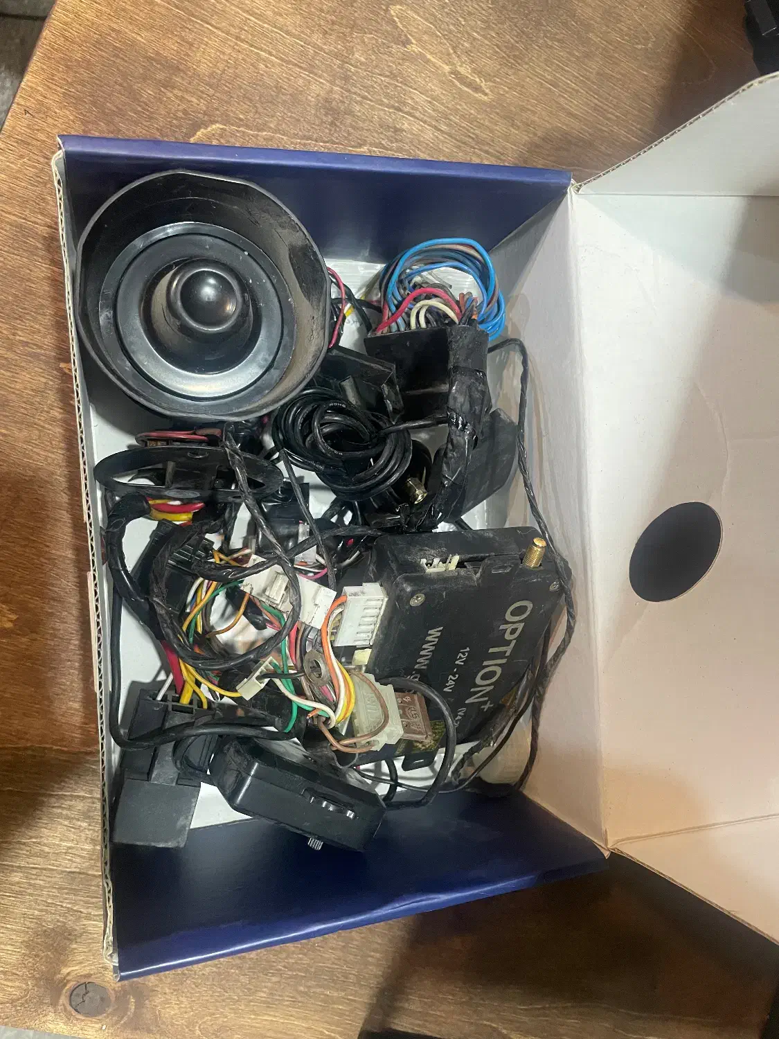 دزدگیر ردیاب و منبع اگزوز|قطعات یدکی و لوازم جانبی|اهواز, کوروش|دیوار