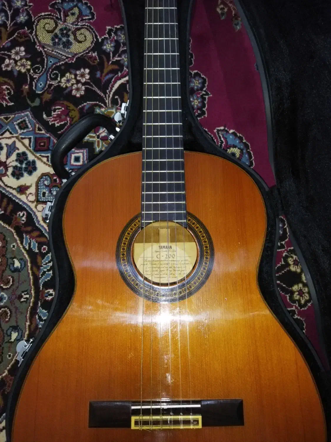 گیتار کلاسیک فلامنکو ژاپنی یاماها yamaha c200|گیتار، بیس، امپلیفایر|قوچان, |دیوار