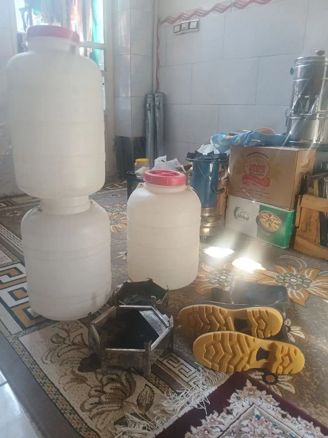 سبزی خرد کن دسته ی جارو برقی و مقداری وسیله|بوفه، ویترین، کنسول|بروجرد, |دیوار