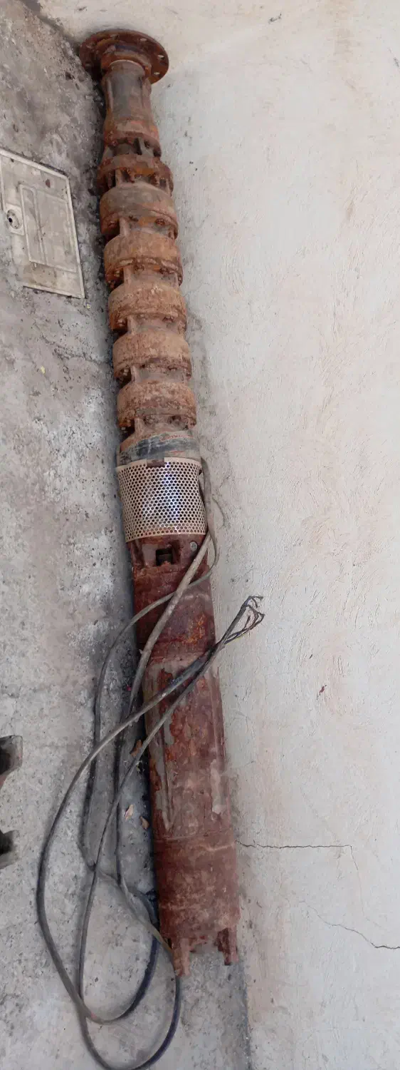 شناور|ماشین‌آلات صنعتی|طارم (زنجان), |دیوار