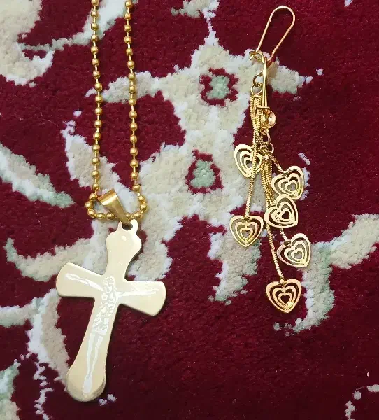 گردنبند صلیب و گوشواره اویزی قلب|جواهرات|شهریار, شهرک وائین|دیوار