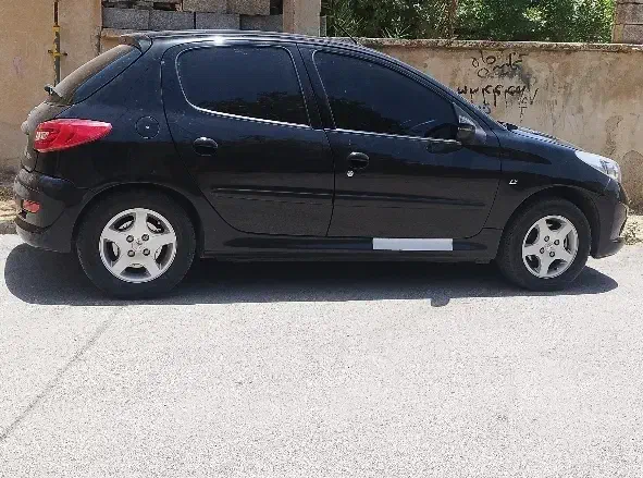 پژو ۲۰۷ سقف فلز مشکی|خودرو سواری و وانت|ایلام, |دیوار
