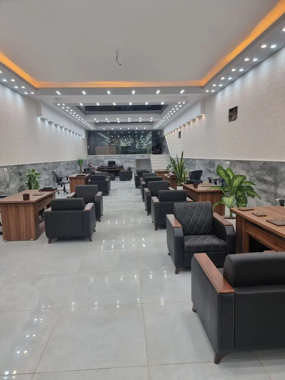 استخدام مشاور در دفتر املاک|استخدام بازاریابی و فروش|کاشان, شهرک امیرالمومنین|دیوار