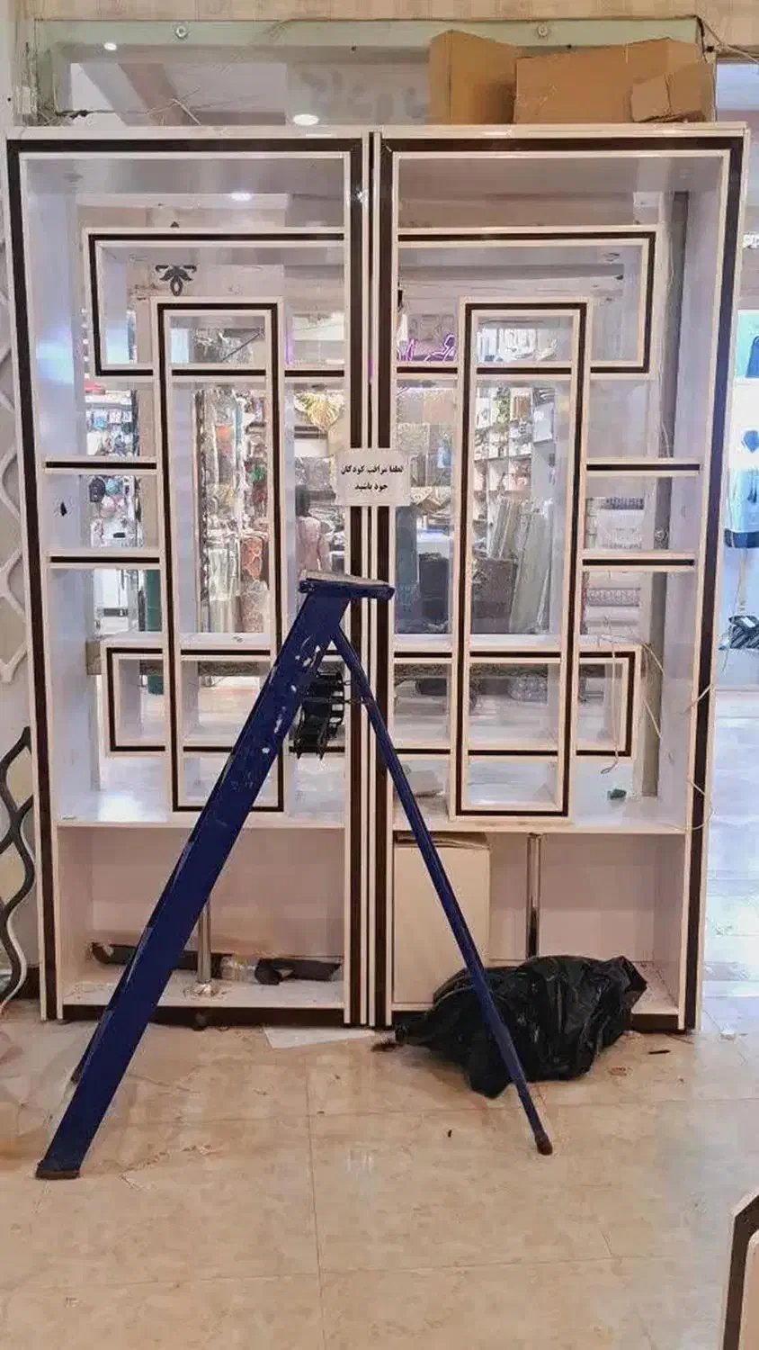 ۳عدد ویترین ام دی اف در حد نو|بوفه، ویترین، کنسول|خلیل آباد, |دیوار