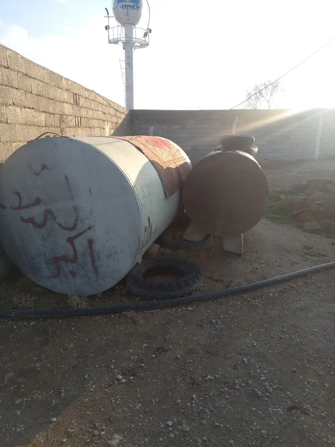 باسلام دو عدد تانکر آب  و گازوئیل|ابزارآلات|رزن, |دیوار