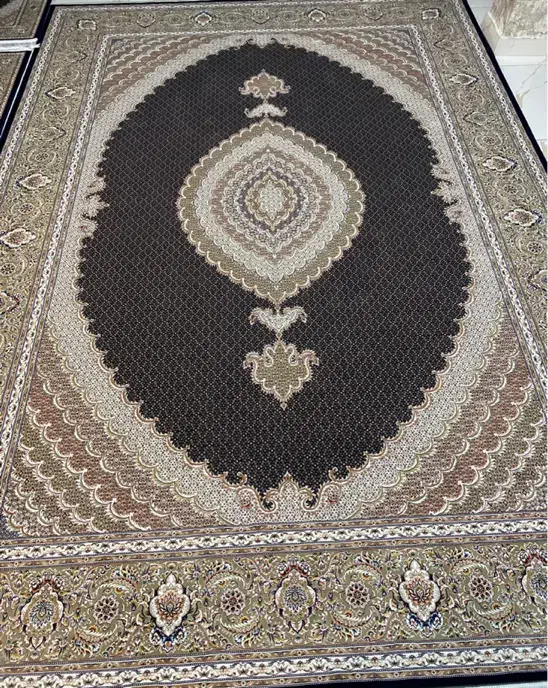 فرش ماهی ۱۲۰۰ شانه تراکم ۳۶۰۰|فرش|ارومیه, |دیوار