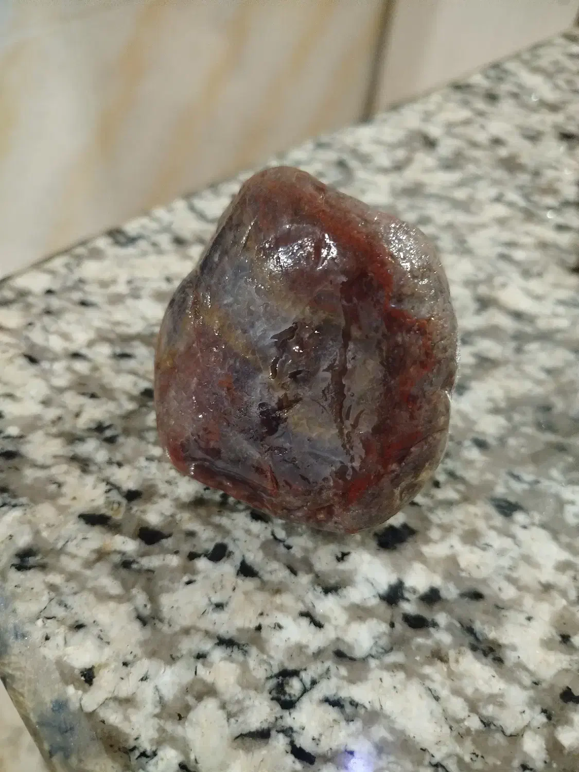 سنگ یاقوت|کلکسیون اشیاء عتیقه|رشت, کوی فکوری|دیوار