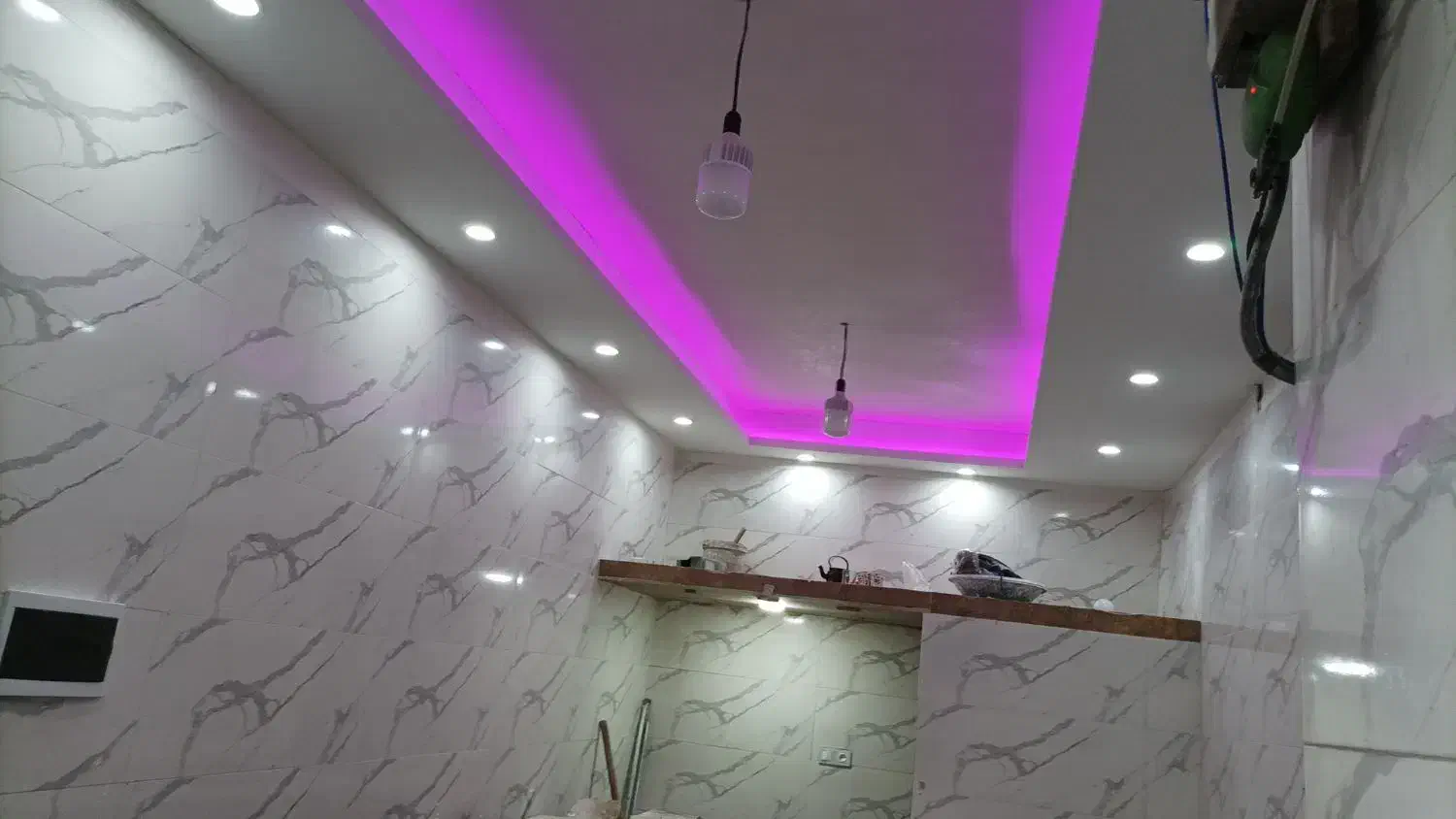 برقکار حرفه ای روشنایی ساختمان در اسرع وقت|خدمات پیشه و مهارت|رشت, معلم|دیوار