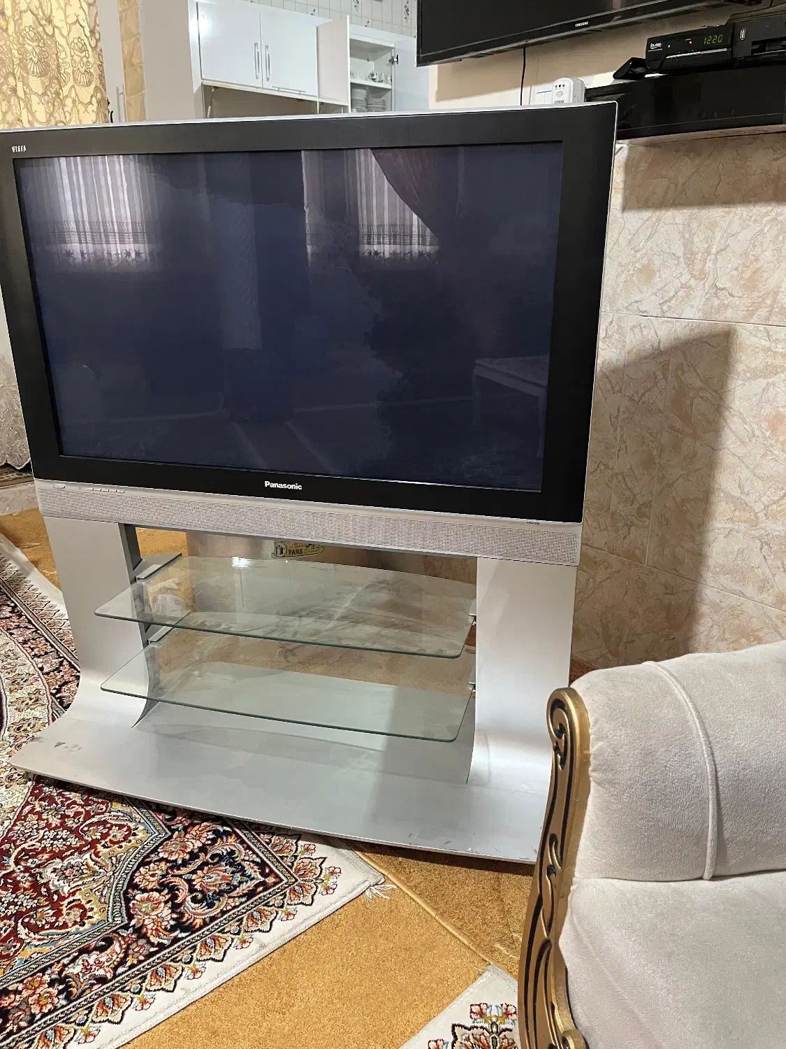 Tv v v|تلویزیون و پروژکتور|قم, آذر (نکویی)|دیوار