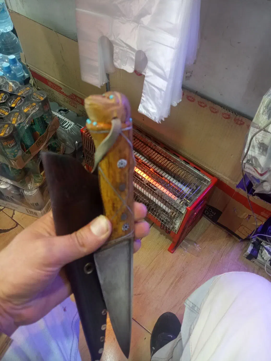 کارد|کلکسیون اشیاء عتیقه|شیراز, شهرک استقلال|دیوار