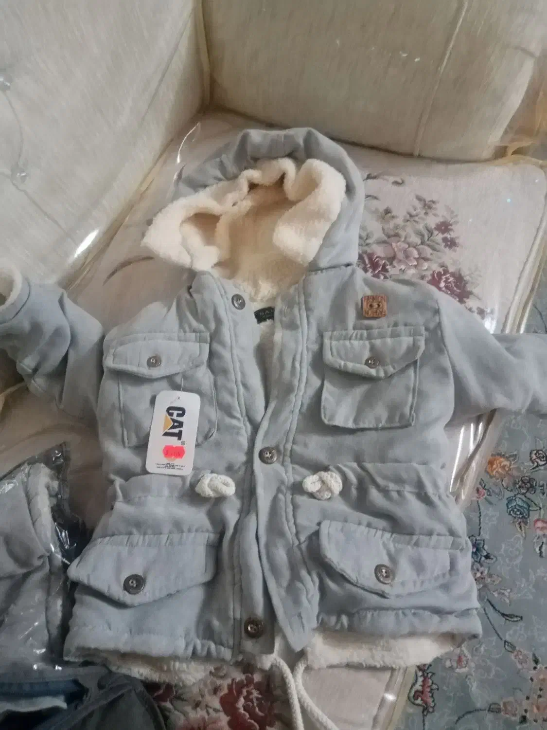 لباس بچگانه کاملا نو|کفش و لباس بچه|اصفهان, باغ فدک|دیوار