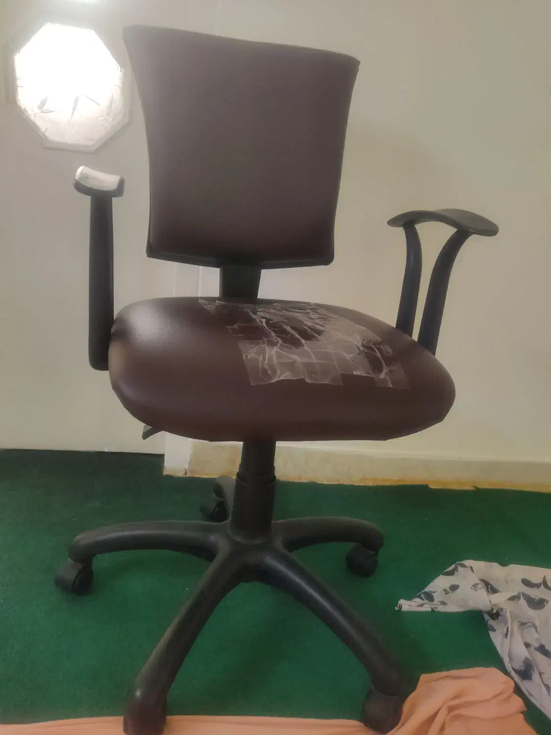 صندلی چرم|مبلمان اداری|همدان, |دیوار