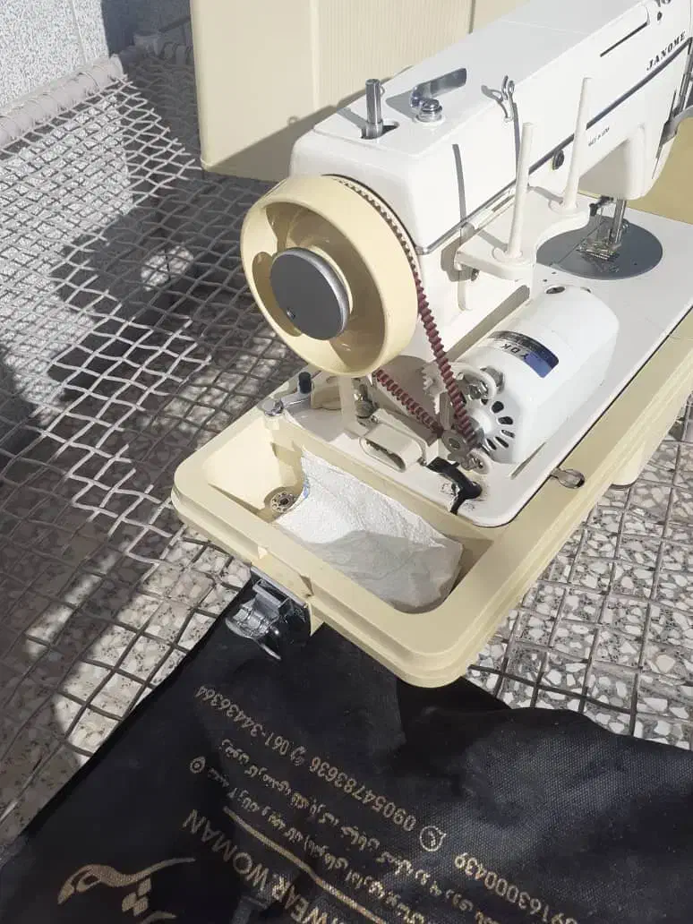 چرخ خیاطی ژانومه|چرخ خیاطی و ریسندگی|شاهینشهر, فردوسی|دیوار