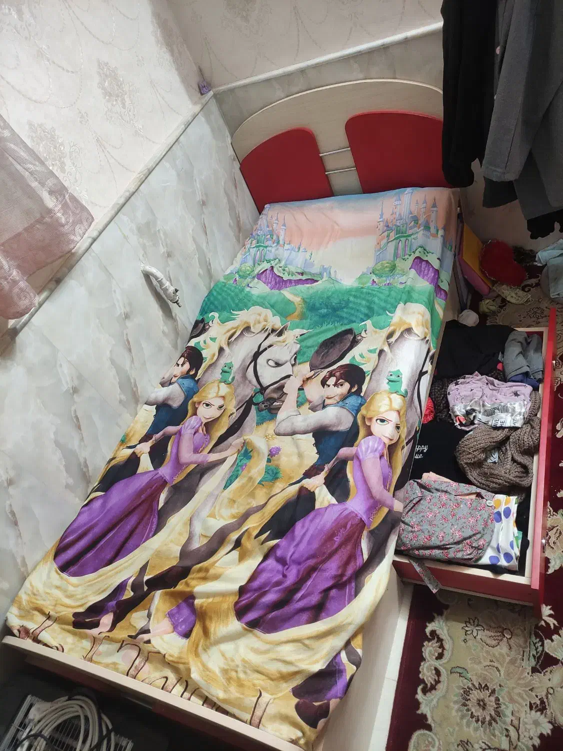 تخت نوجوان|تخت و سرویس خواب|کاشان, معلم|دیوار