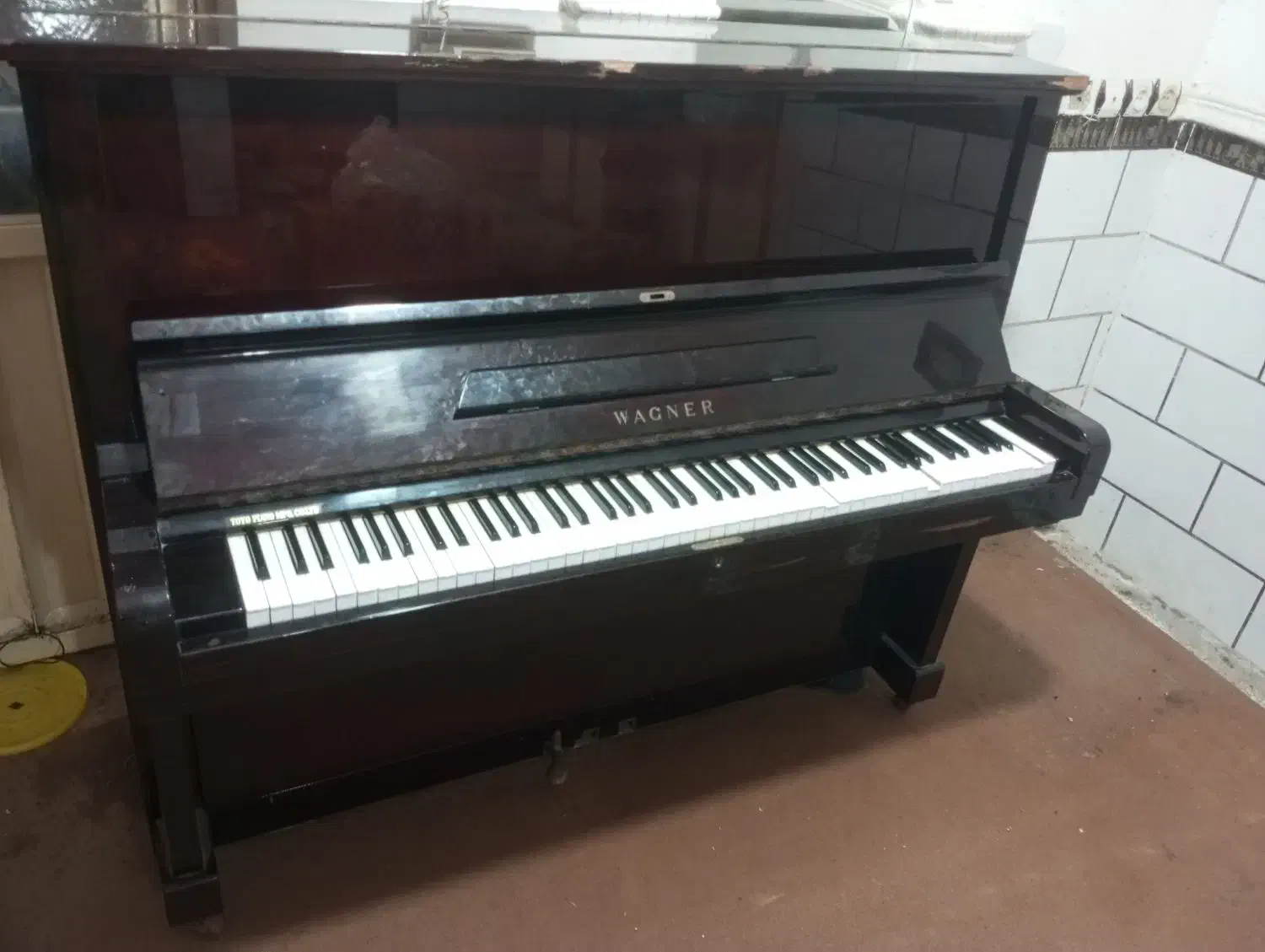 پیانو اکوستیک واگنر|پیانو، کیبورد، آکاردئون|بندر گناوه, |دیوار