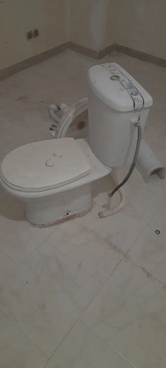 فرنگی و روشویی|لوازم سرویس بهداشتی|صدرا-فارس, فاز ۲|دیوار