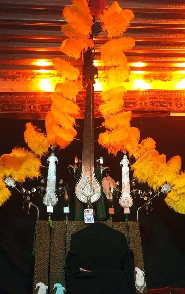 علامت سه تیغ|کلکسیون اشیاء عتیقه|مشهد, انقلاب|دیوار