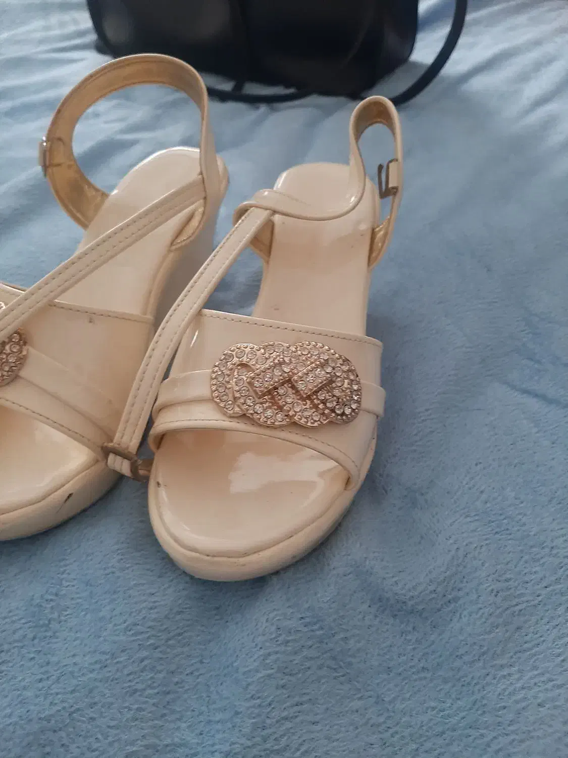 کیف وکفش بفروش میرسد|کیف، کفش، کمربند|قم, باغ کرباسی|دیوار