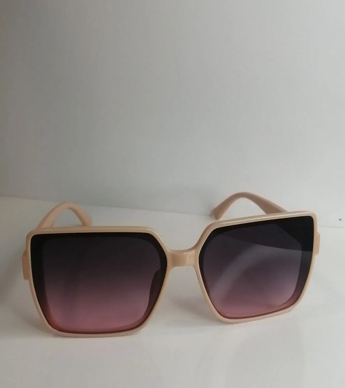 عینک آفتابی زنانه و مردانه|زیورآلات و اکسسوری|سبزوار, قائم|دیوار