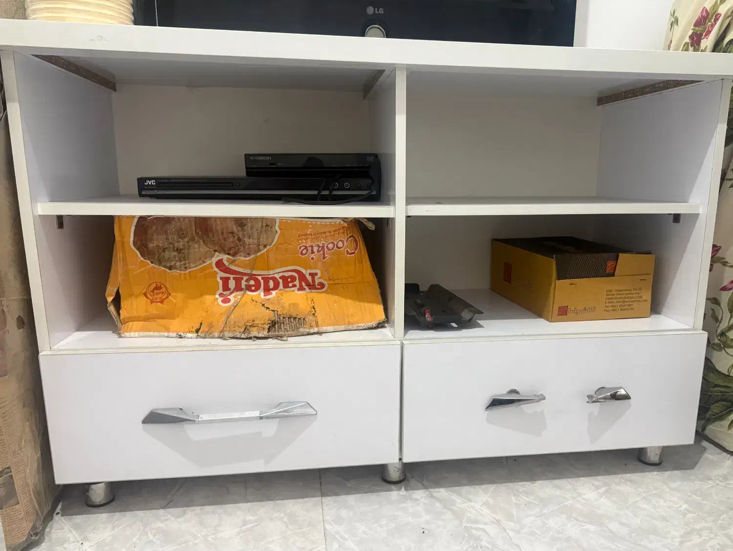 میز|میز تحریر و کامپیوتر|رشت, معلم|دیوار