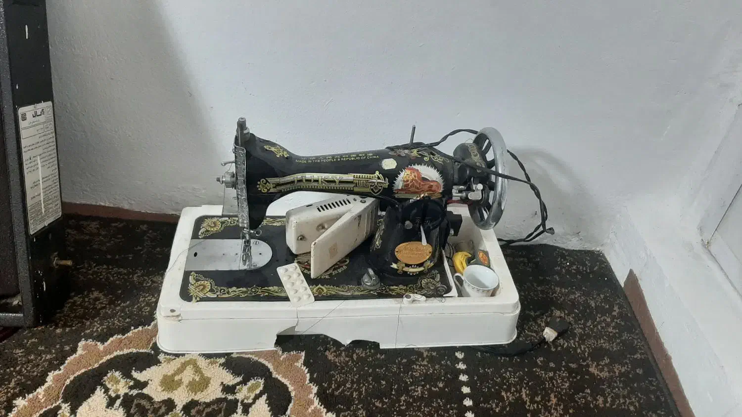 چرخ خیاطی|میز و صندلی غذاخوری|بندر انزلی, نوغان|دیوار