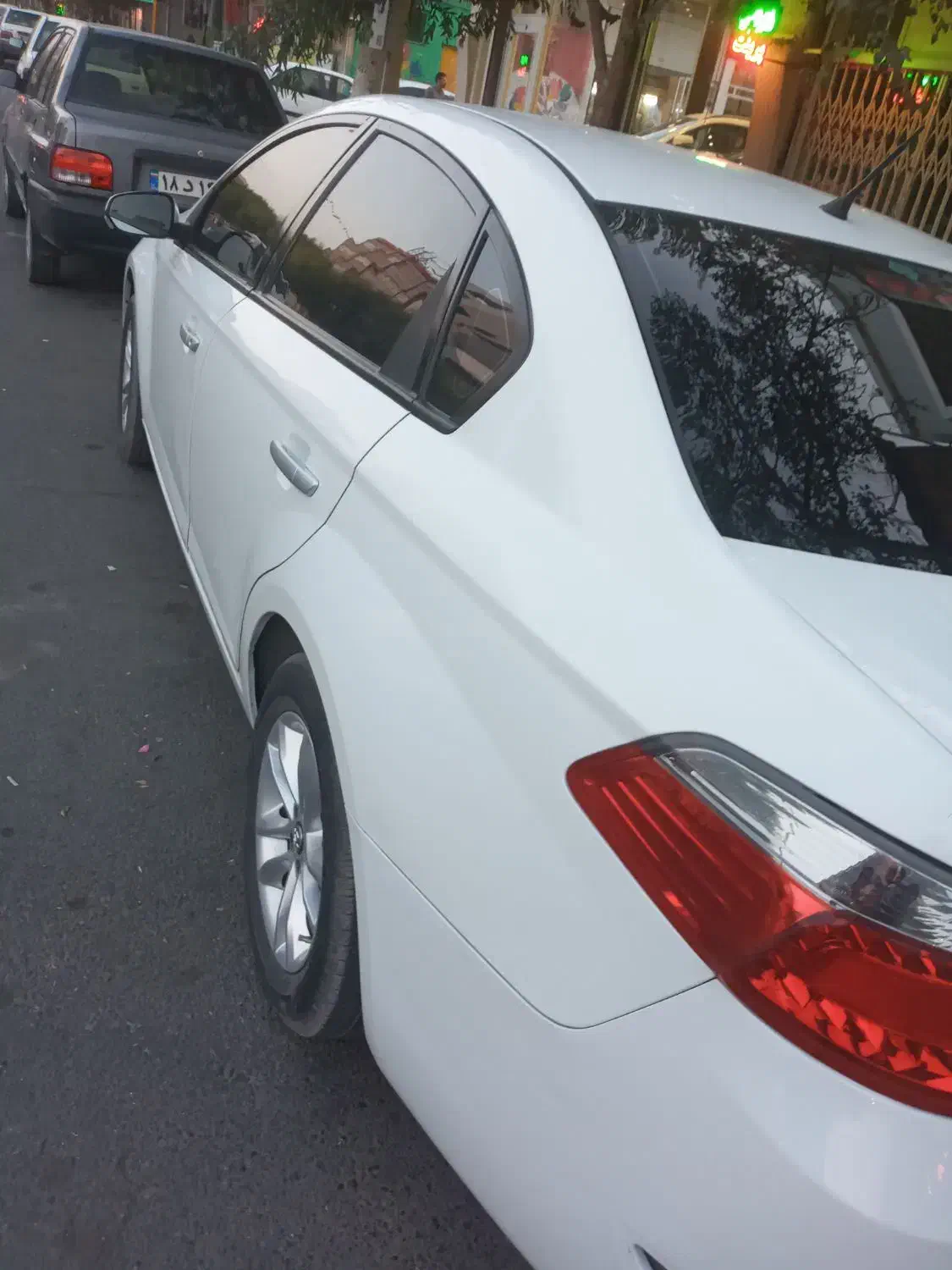 فروش  برلیان ۳۳۰ دنده مدل۹۶ بیرنگ|خودرو سواری و وانت|قم, آزادگان|دیوار