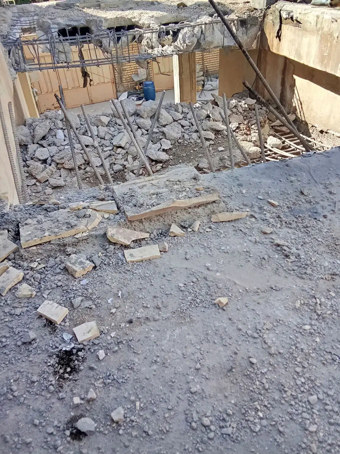 تخریب ساختمان قدیمی تعمیرات و بازسازی|خدمات پیشه و مهارت|ایذه, |دیوار