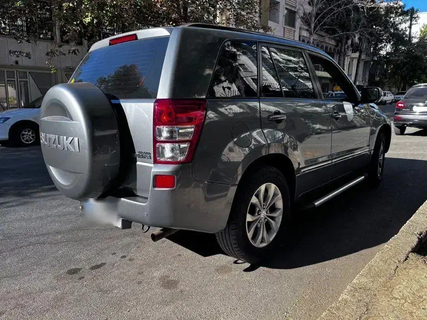 ویتارا ۹۷ فابریک کلاس ۱۰ سانروف|خودرو سواری و وانت|شیراز, پارک آزادی|دیوار