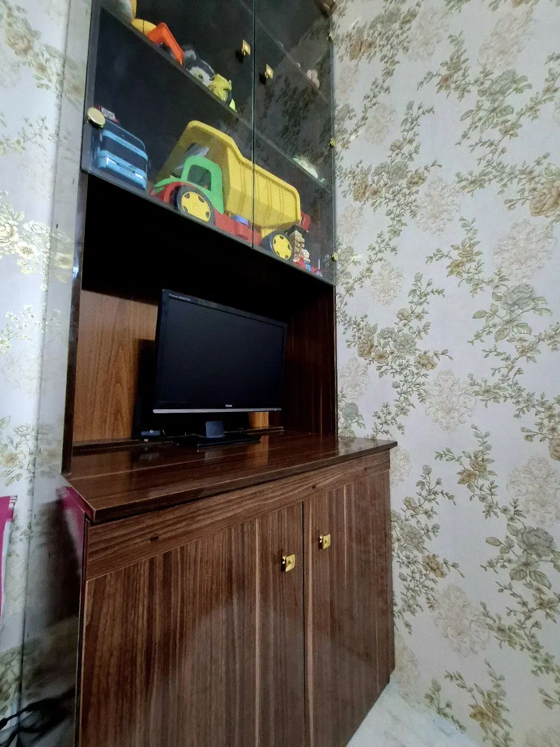 میز کامپیوتر و کمد دکوری|میز تحریر و کامپیوتر|مشهد, الهیه|دیوار