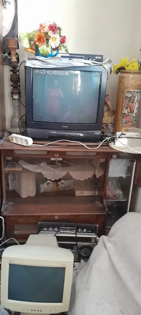 تلویزیون21 کارتن دارو میز|تلویزیون و پروژکتور|ملایر, |دیوار