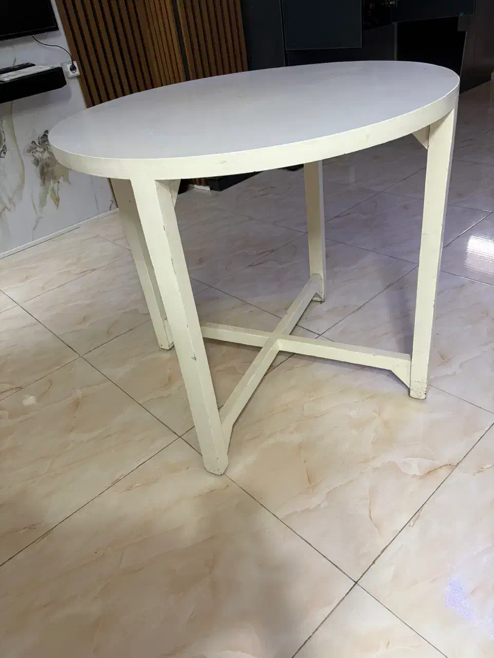 میزگرد کمجا سالم|میز و صندلی غذاخوری|رشت, کوی فرهنگیان|دیوار