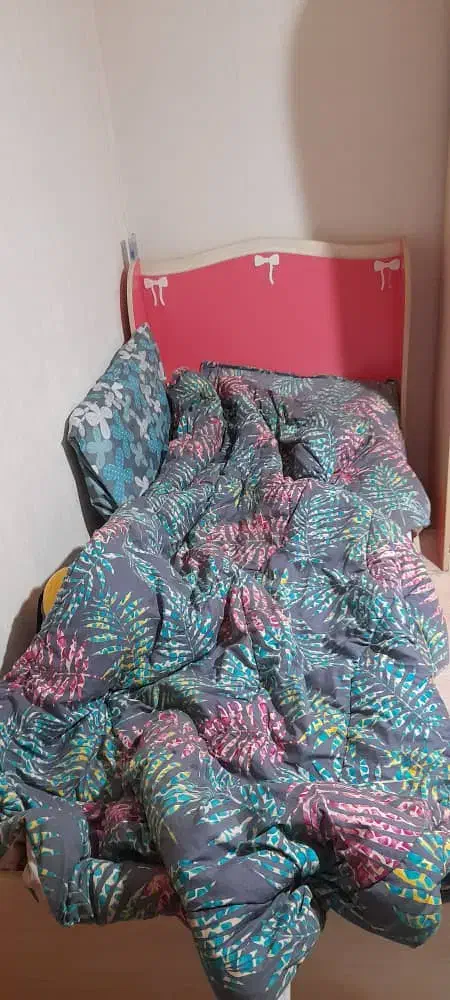 تخت نوجوان و کمد دخترانه|تخت و سرویس خواب|رشت, معلم|دیوار