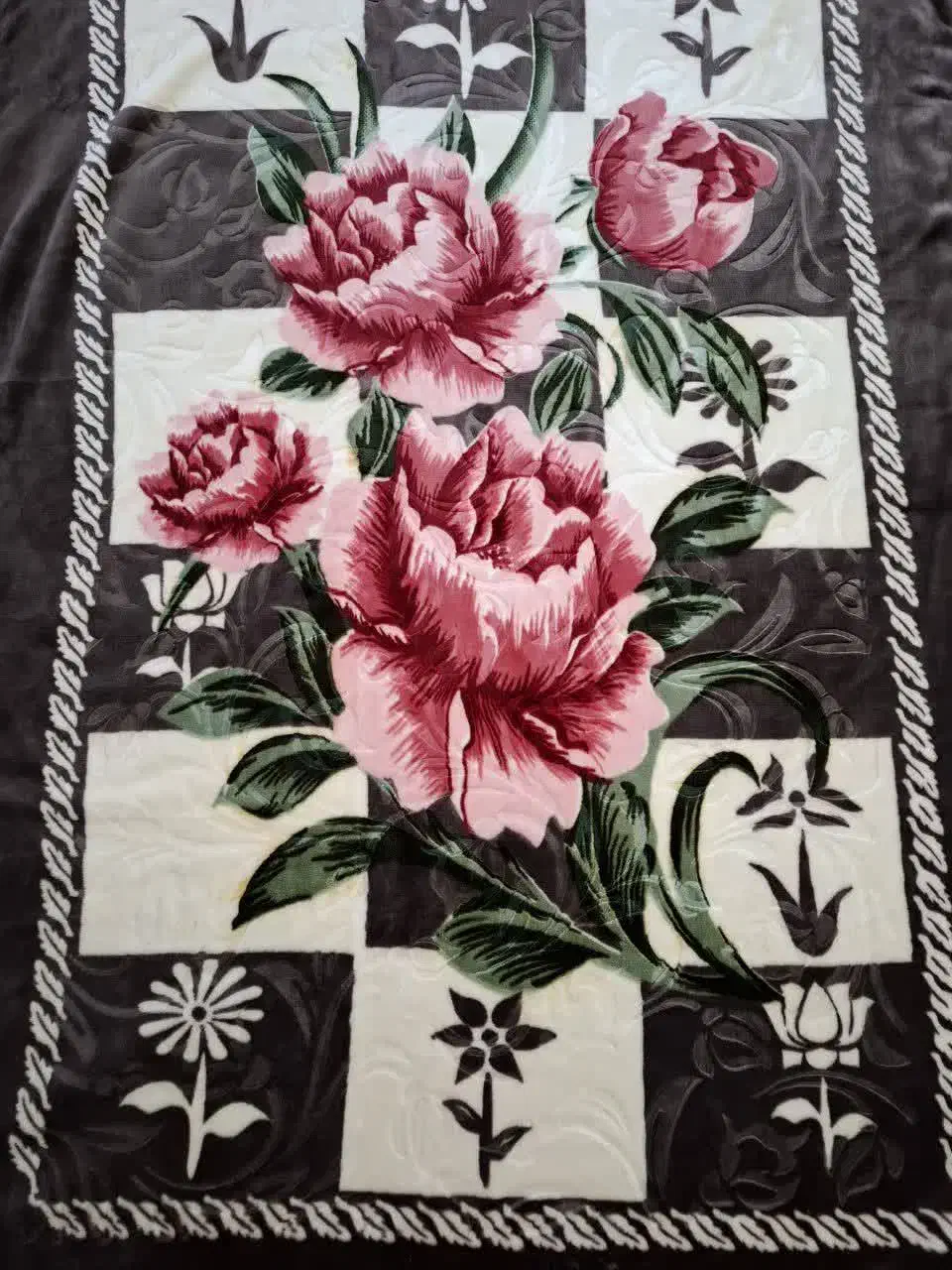 پتو یک نفره گل برجسته نو|رختخواب، بالش، پتو|شاهرود, |دیوار