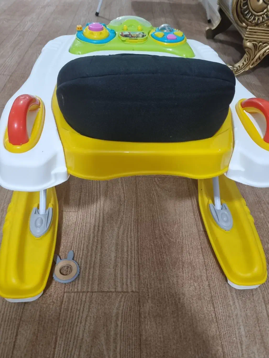 روروئک|اسباب و اثاث بچه|لاهیجان, شیشه گران|دیوار