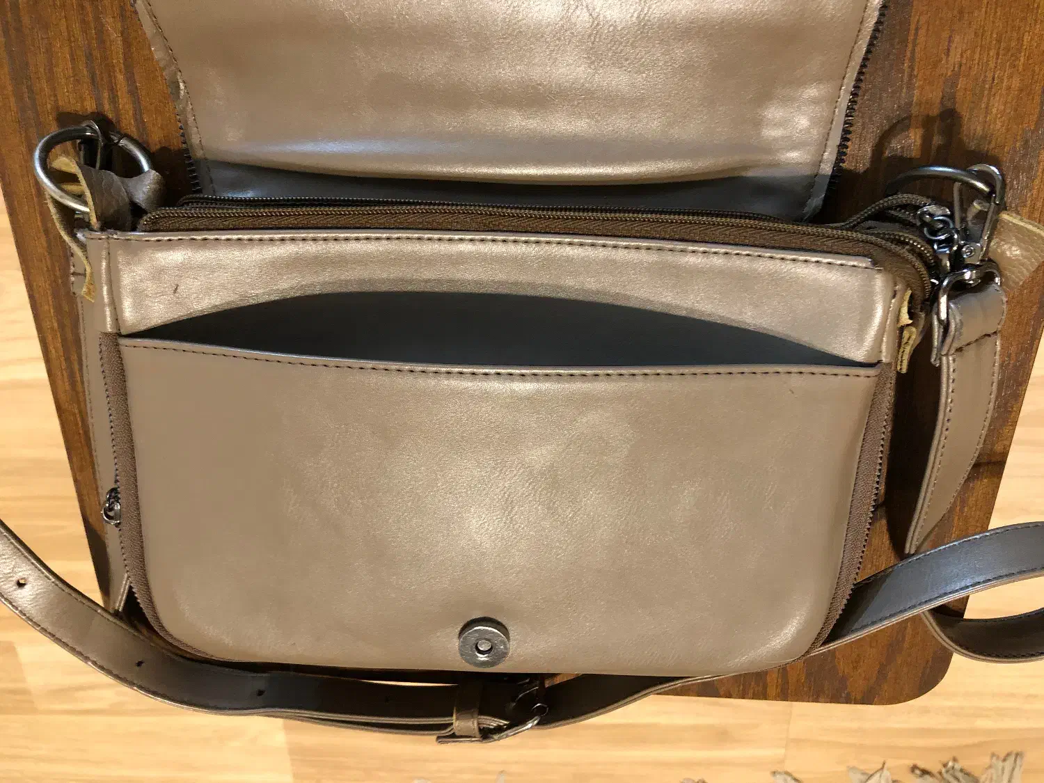 کیف دوشی ترکیبی ( چرم طبیعی و مصنوعی)|کیف، کفش، کمربند|ری, علایین|دیوار