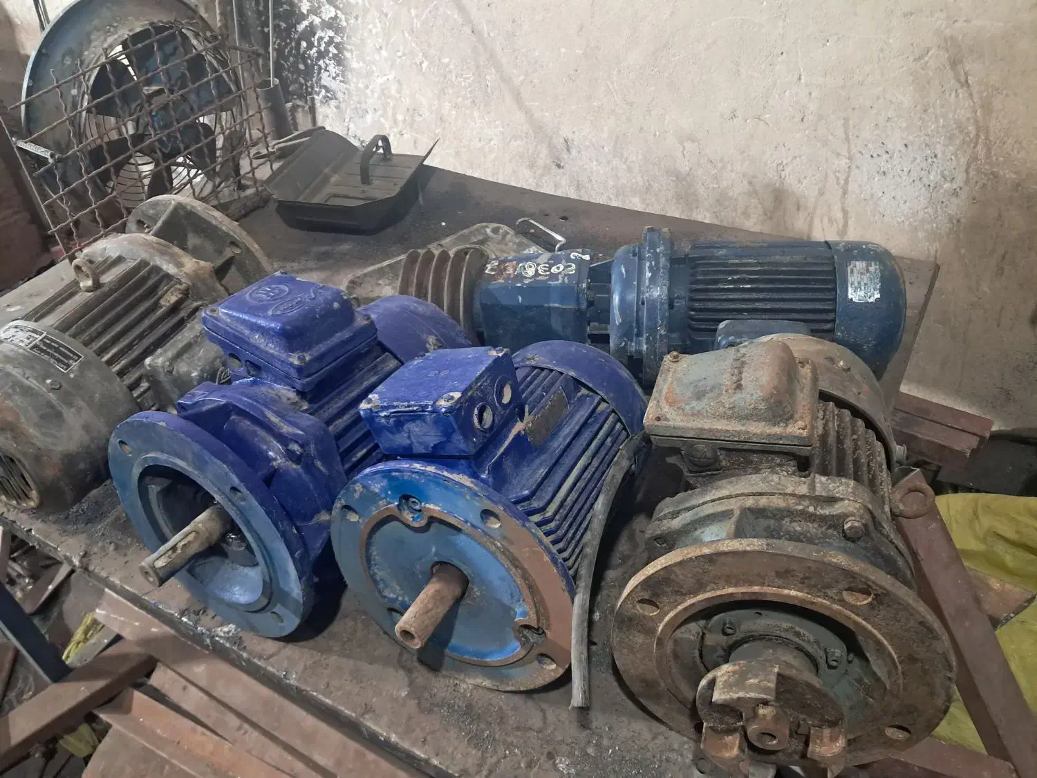 دیناب ۳ فاز اصلی|ماشینآلات صنعتی|برخوار, |دیوار