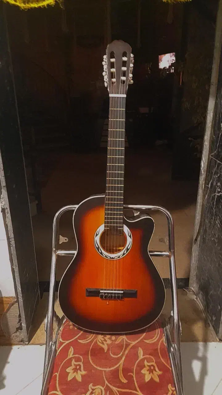 گیتار دیاموند|گیتار، بیس، امپلیفایر|گلبهار, شهر جدید گلبهار|دیوار