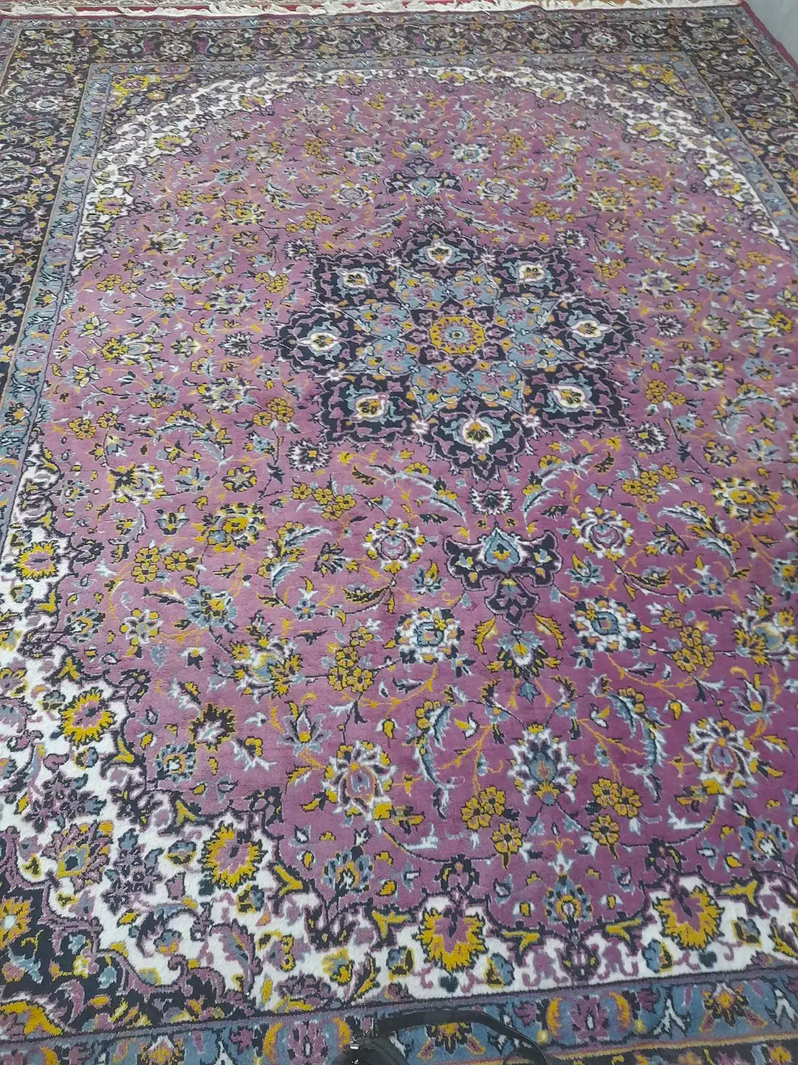 فرش ۱۲ متری زمینه لاکی|فرش|یزد, |دیوار