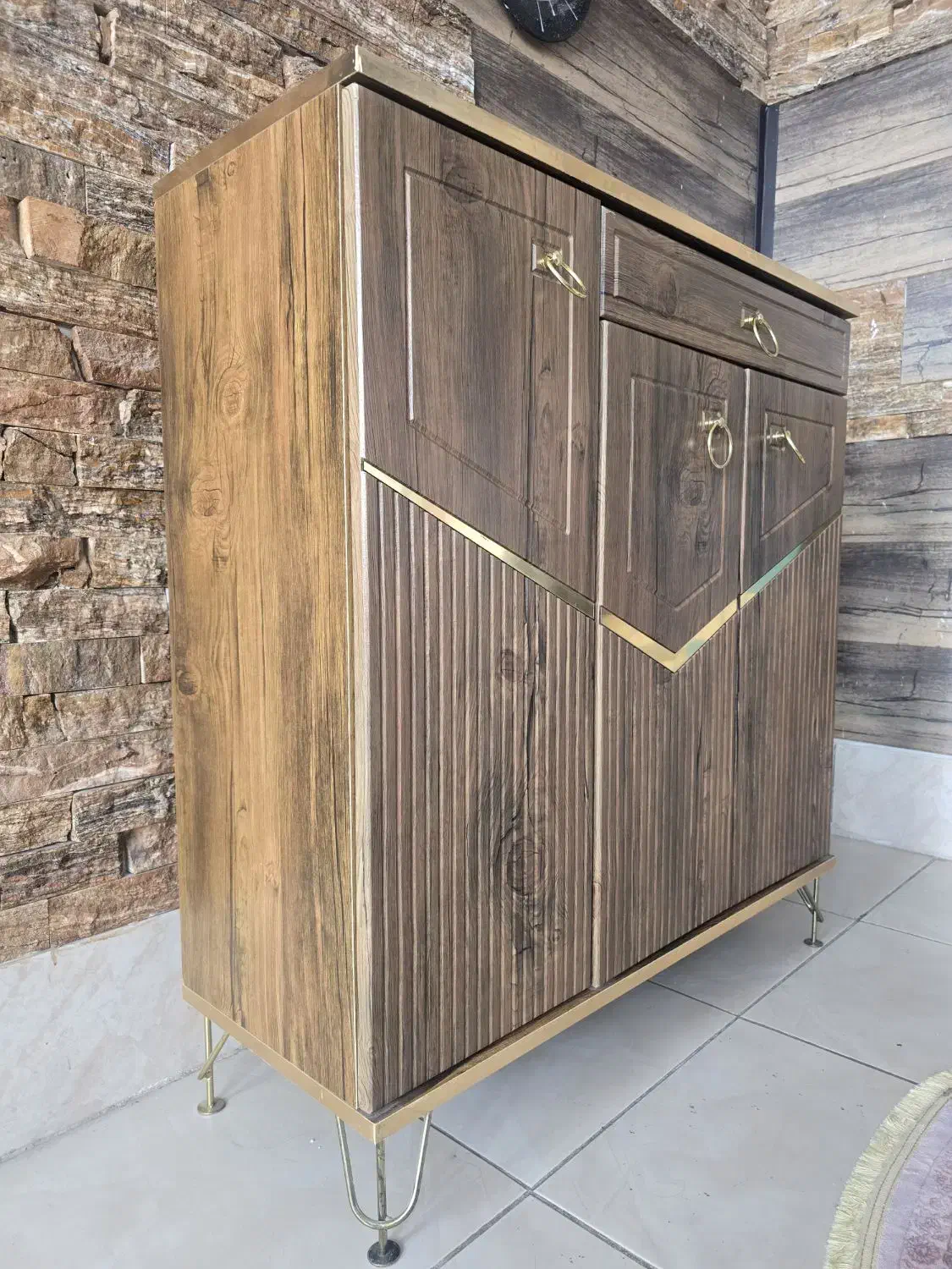 جا کفشی، زیر تلوزیون ، عسلی و جلو مبلی|مبلمان خانگی و میز عسلی|شاهینشهر, خانه کارگر|دیوار