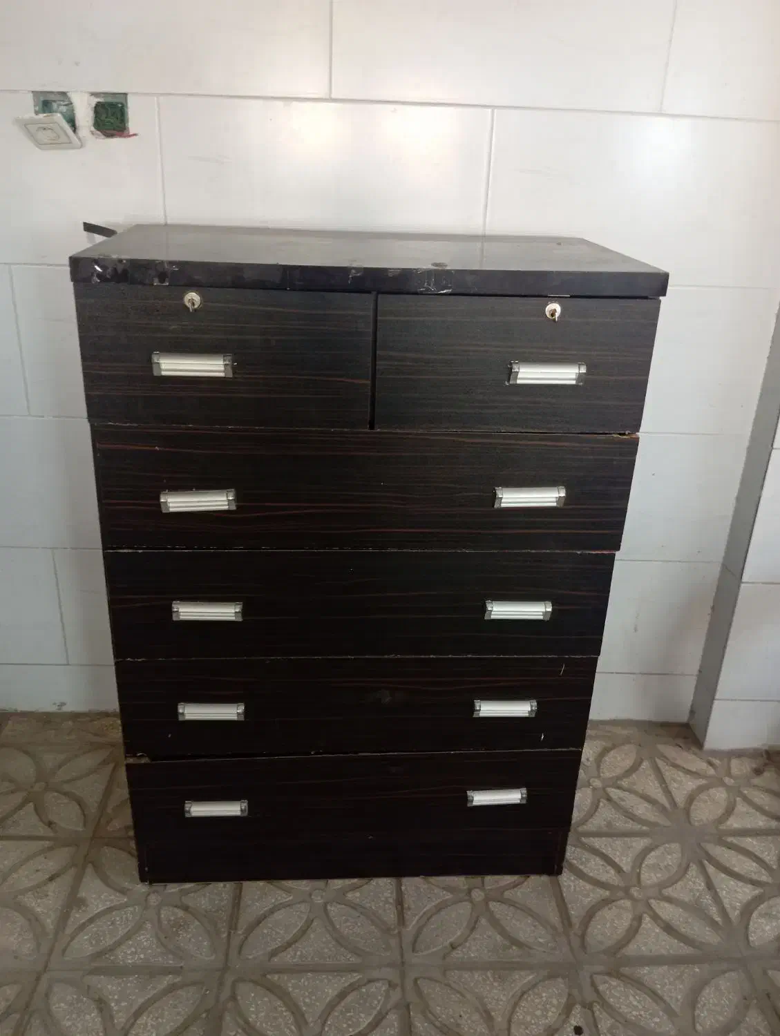 دلاور مشکی|جاکفشی، کمد، دراور|سمنان, |دیوار