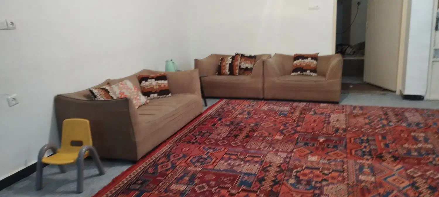 مبل راحتی نیم ست پنج نفره|مبلمان خانگی و میز عسلی|اهواز, معین زاده|دیوار