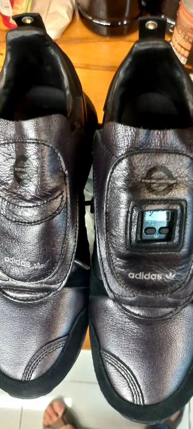 کتونی آدیداس کیلومتری|کیف، کفش، کمربند|اسلامشهر, باغ فیض|دیوار