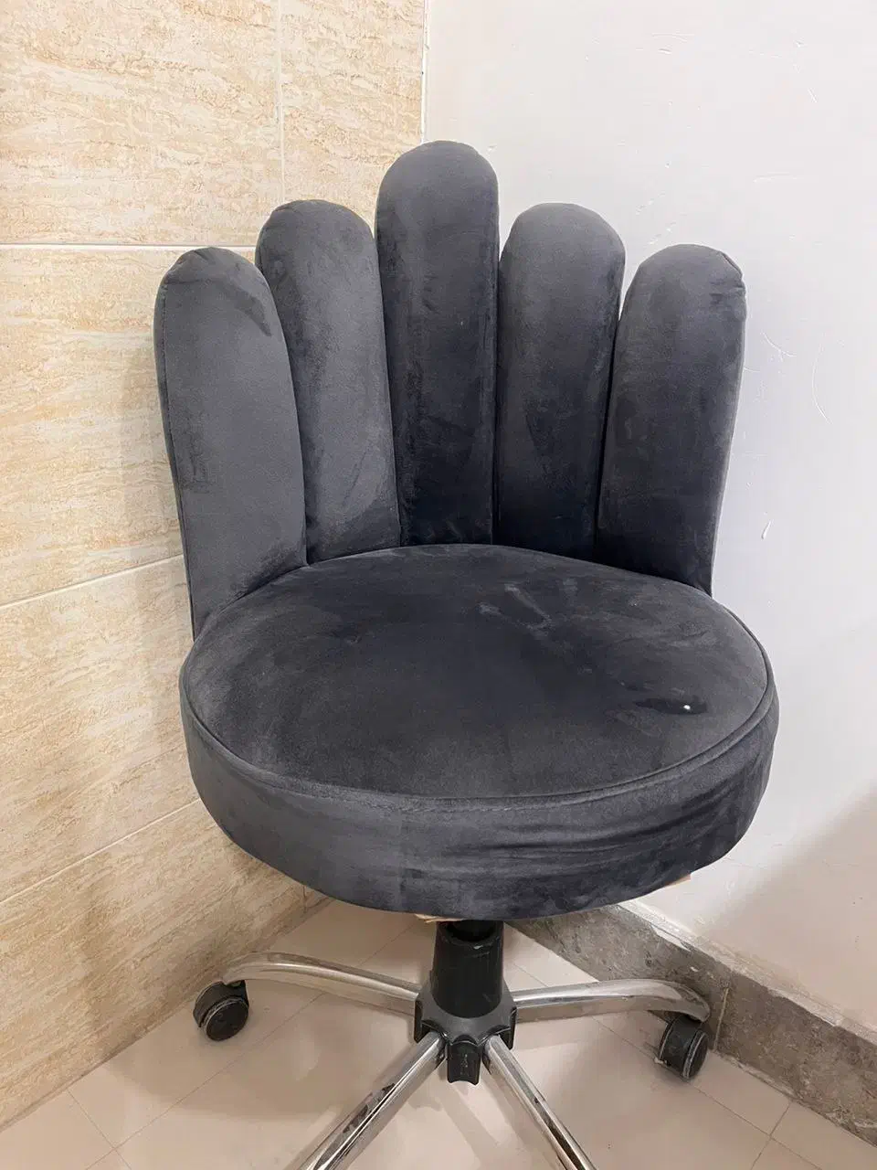 تخت و صندلی|آرایشگاه و سالنهای زیبایی|آبدانان, |دیوار