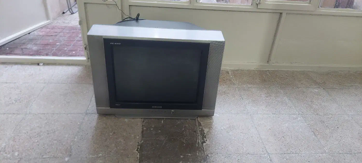 تلوزیون|تلویزیون و پروژکتور|شیراز, قدوسی شرقی|دیوار